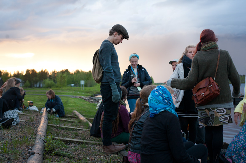 Tunnelmaa ja talkoolaisia sateenkaaren jälkeen