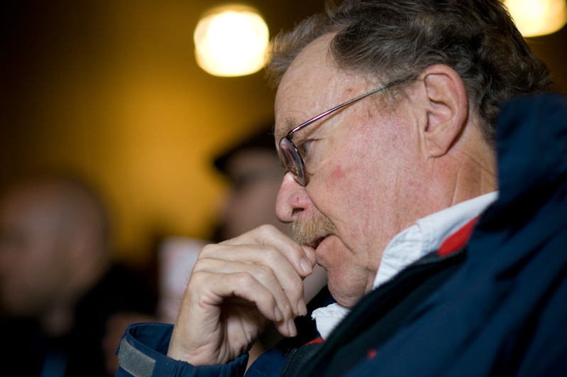 Michael Chapman mietteli&auml;&auml;n&auml; avajaisn&auml;yt&ouml;ksess&auml;