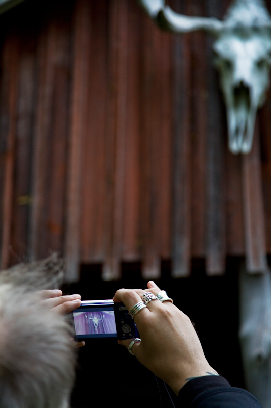 Denis Côt&eacute; l&ouml;ysi kuvauskohteen