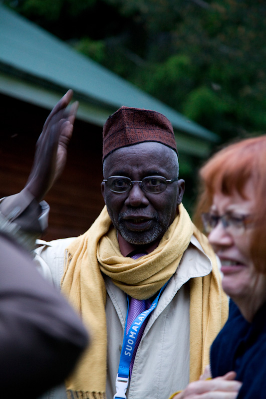 Hyttyset kiusaavat Souleymane Ciss&eacute;a ja Satu Laaksosta