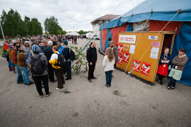 Jono torstain mykk&auml;esitykseen, Metropolikseen