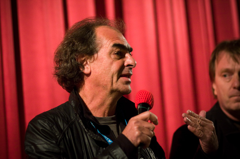 Mama African k&auml;sikirjoittaja-tuottaja Don Edkins