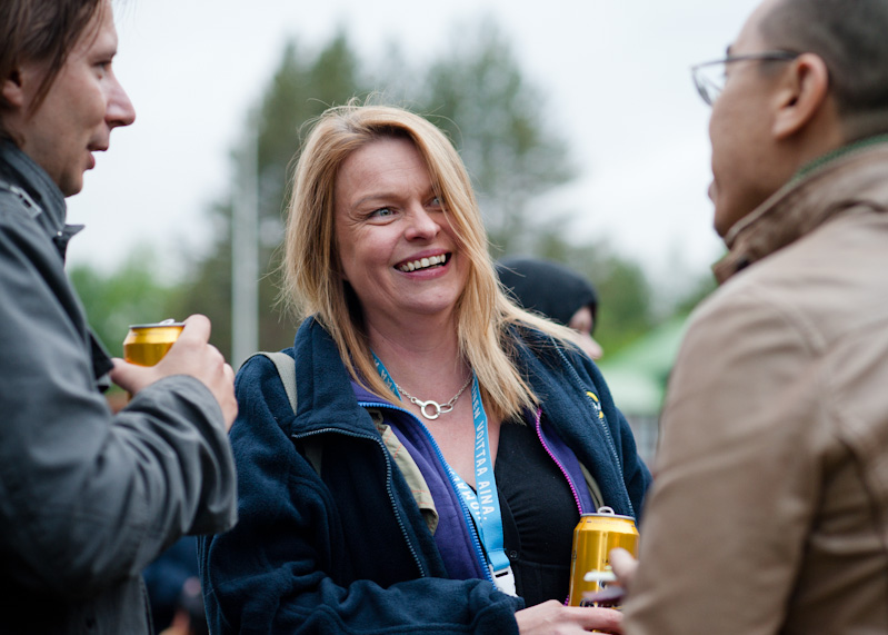 Jan Forsstr&ouml;m, Elina Knihtil&auml; ja Apichatpong Weerasethakul Porttikoskella