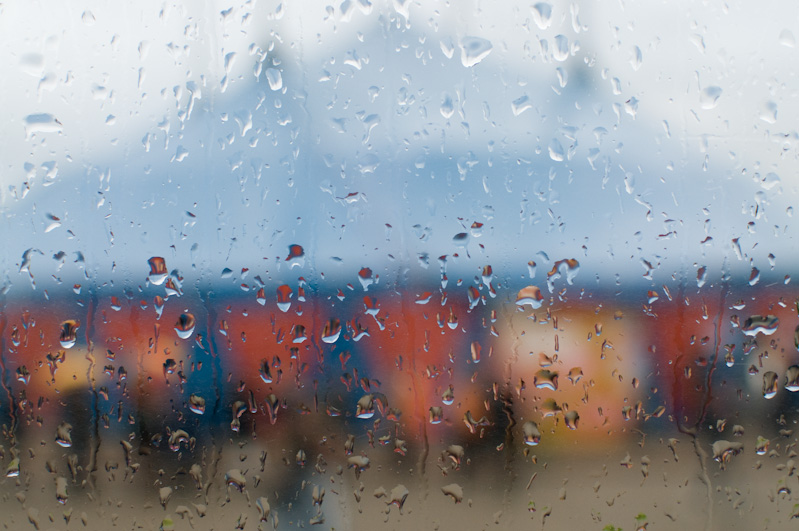 Perjantai-iltana alkoi sataa