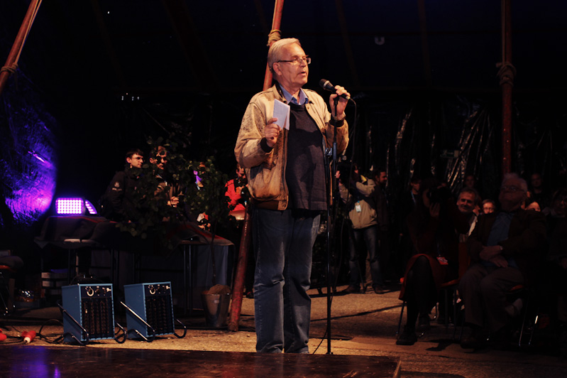 Peter von Bagh isossa teltassa