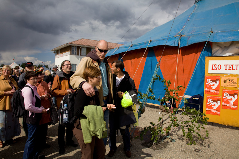 Le Havren n&auml;yt&ouml;kseen jonotettiin l&auml;hemm&auml;s kaksi tuntia