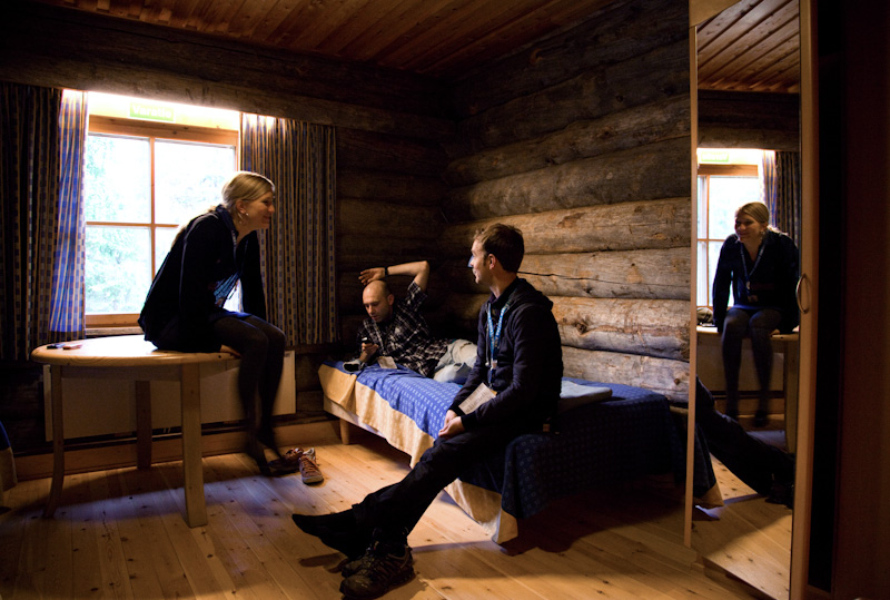 Kuskit odottelevat, kun vieraita kestit&auml;&auml;n Luostolla