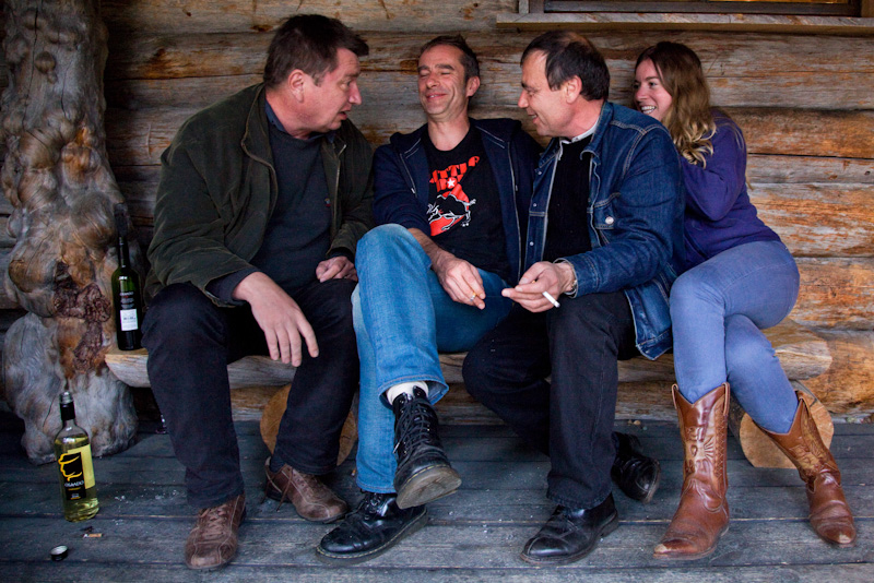 Seurustelua Luostolla