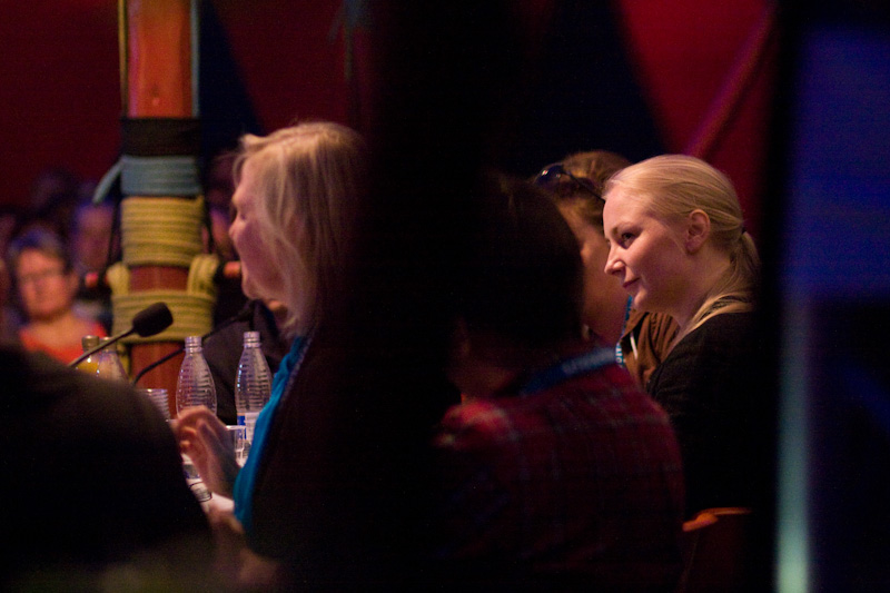 Zaida Bergroth kotimaisten tekij&auml;vieraiden keskustelutilaisuudessa