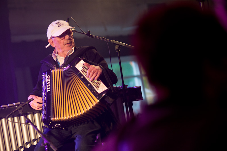 Lauantain Festivaaliklubilla Ari Matikainen & Seita baari