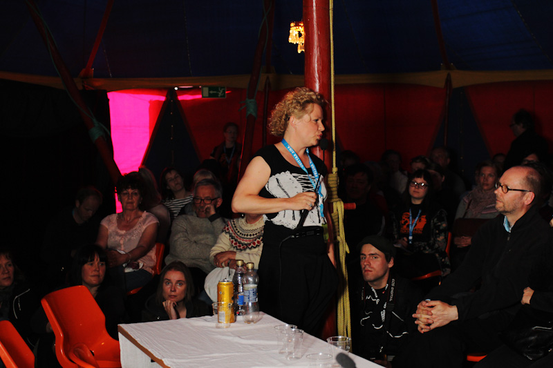 Runoraati pieness&auml; teltassa