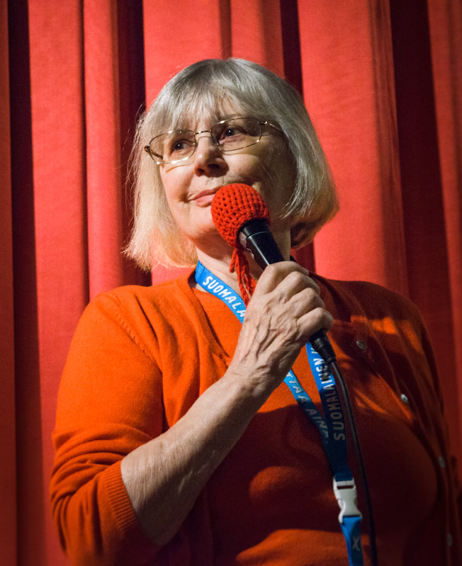 Harriet Andersson esitteli avajaisnäytöksen elokuvan Kesä Monikan kanssa