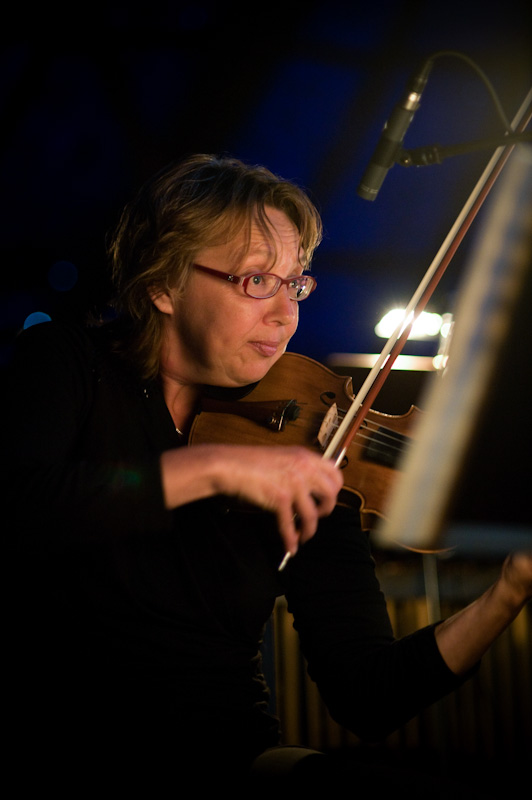 Eeva Koskinen perjantai-illan mykkäelokuvassa