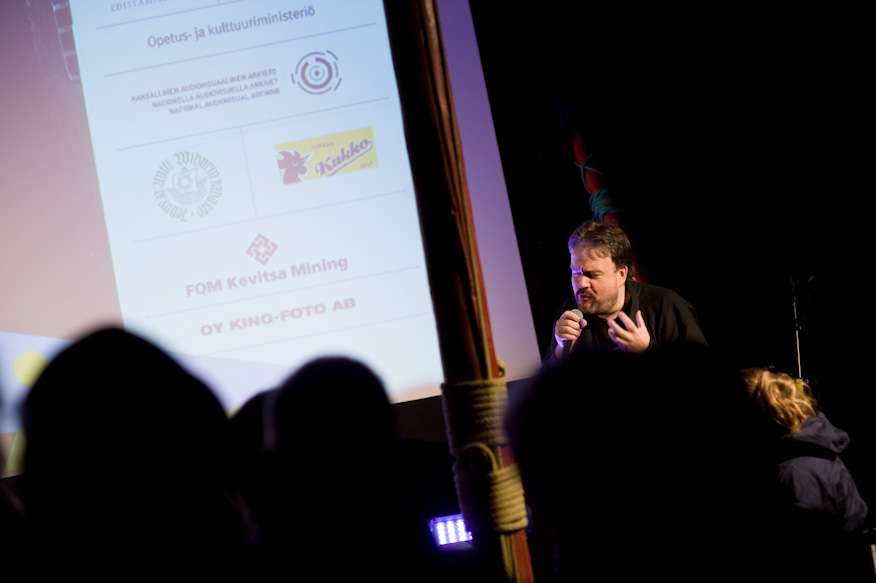 Olaf Möller kertomassa ensimmäisen Mestariluokka-näytöksen elokuvasta