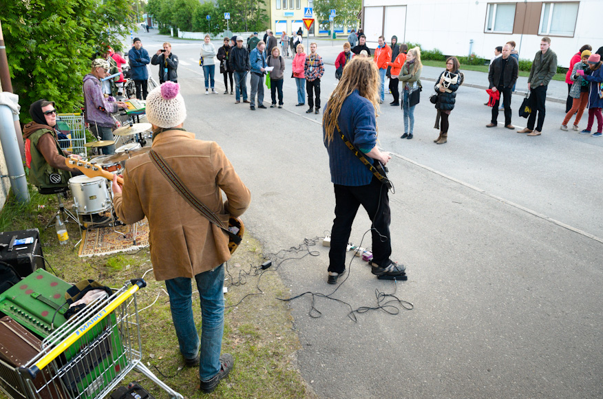 Festaribändi villitsi Lapinsuulla