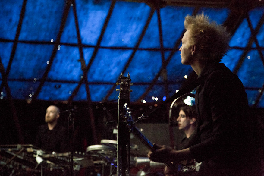 Cleaning Women säestämässä mykkää