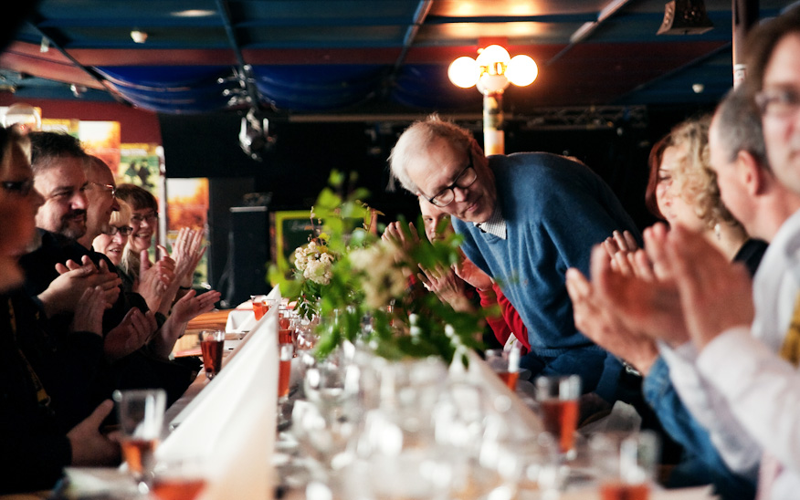 Von Bagh ottaa taputukset vastaan