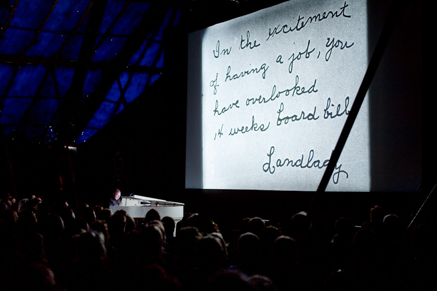 Neil Brand säestää Ohukaista ja Paksukaista