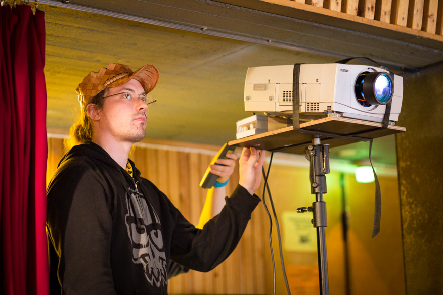 AV-tekniikan talkoolainen Ville Loponen