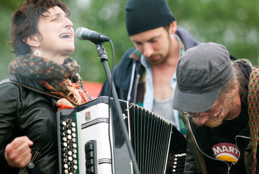 Alice vetää tunteella