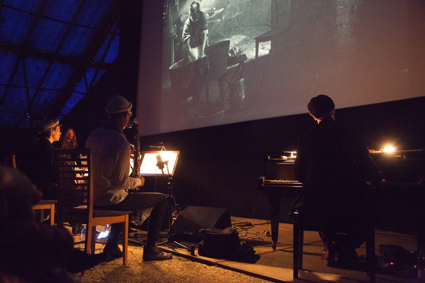 Matti Bye Ensemble säestää Pabstin Ilotonta katua