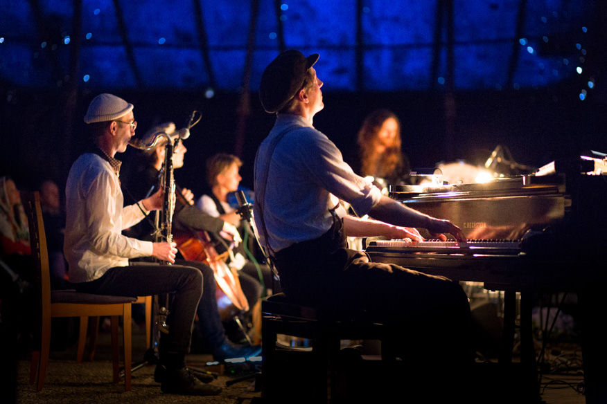 Matti Bye Ensemble säestää Pabstin Ilotonta katua